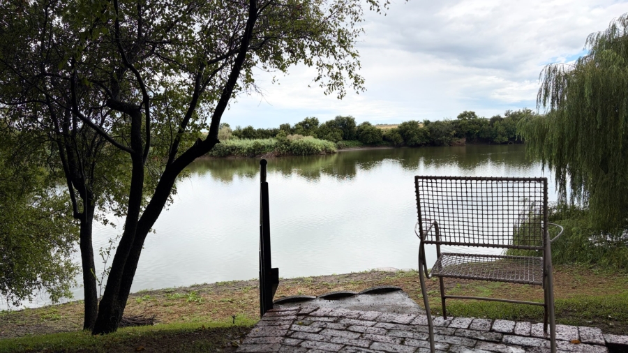 4 Bedroom Property for Sale in Viljoenskroon Rural Free State